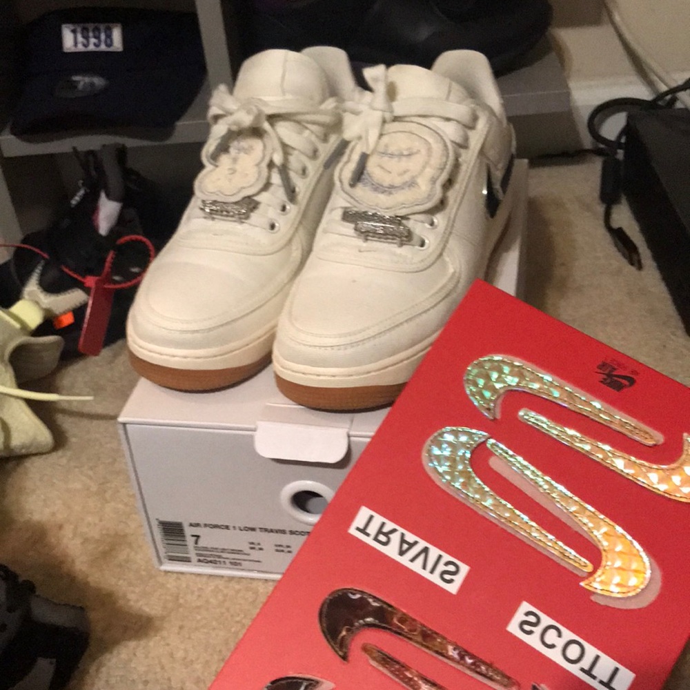 Air Force 1 Travis